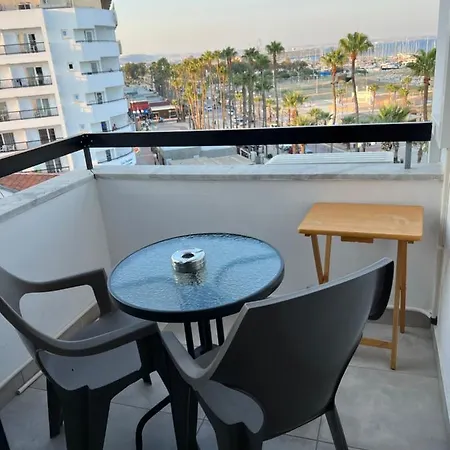 Apartment To Sea Lux Finikoudes *