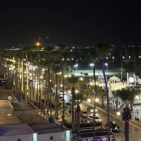 Apartment To Sea Lux Finikoudes Larnaca